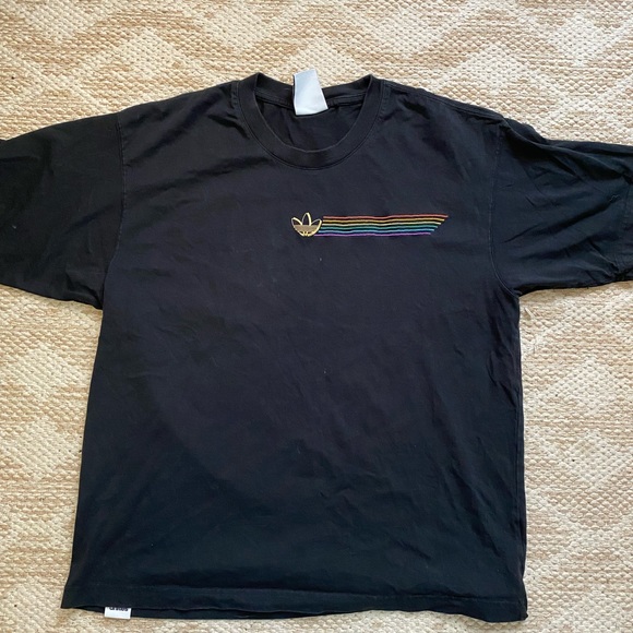 Adidas Short Sleeve Tshirt - Picture 1 of 8